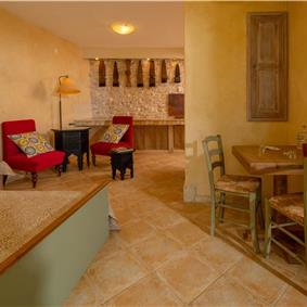 5 Bedroom Istrian Villa Estate with Large Pool and Gardens near Barban, Sleeps 12